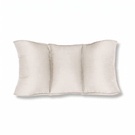 Lys beige lendepute med naturfiber, delt i tre kammer, sett forfra på hvit bakgrunn